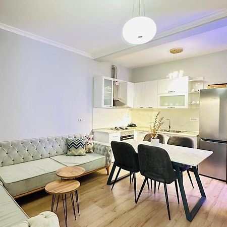 Bllok: Central Cozy Stay, 24/7 Self Check-In 티라나 외부 사진