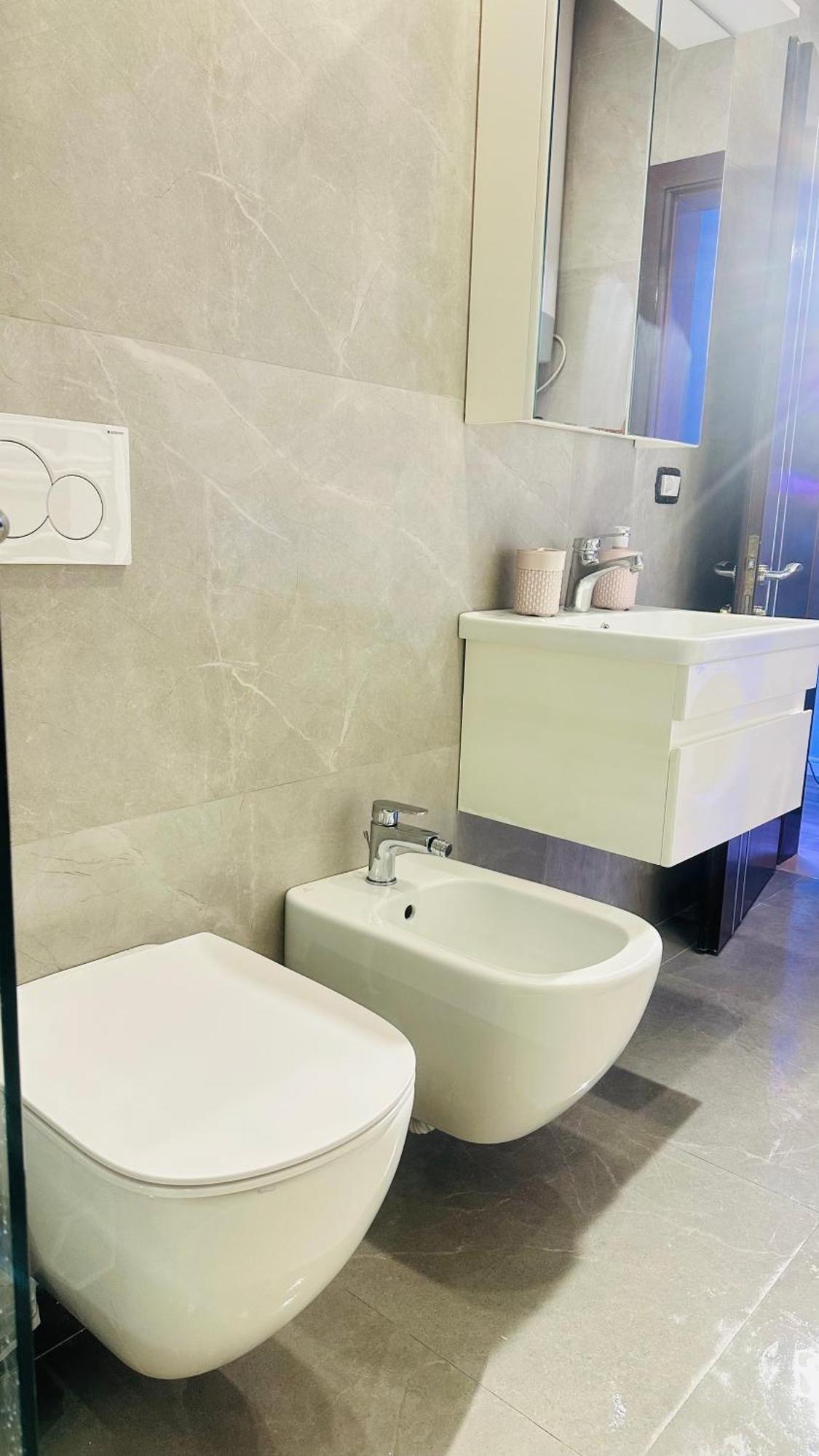 Bllok: Central Cozy Stay, 24/7 Self Check-In 티라나 외부 사진